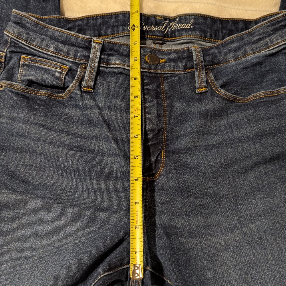 High Rise Universal Thread Jeans - Picture 5 of 7